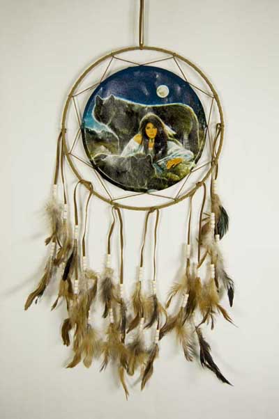 Dream Catcher Indian Lady With Wolves 28cm