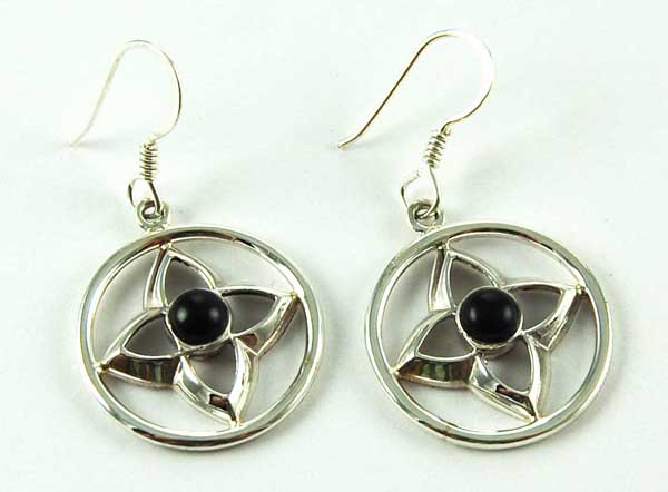 Earring Onyx Cabochon Flower In Circle