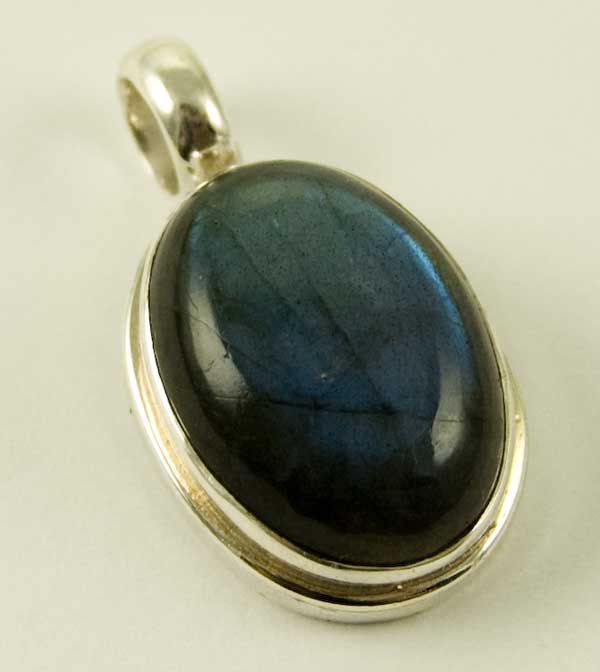 Silver Pendant Oval Thick Set